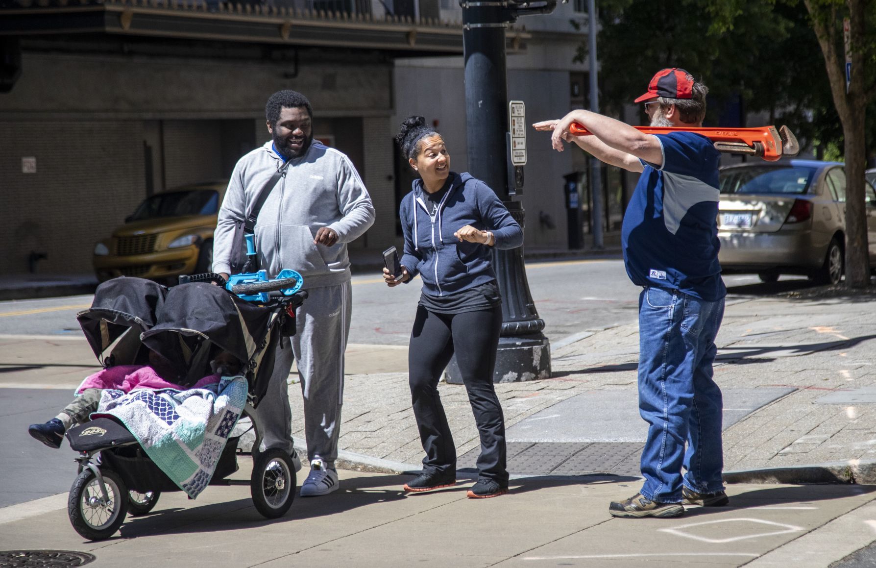 050920_DOWNTOWN_GUNS_TEL